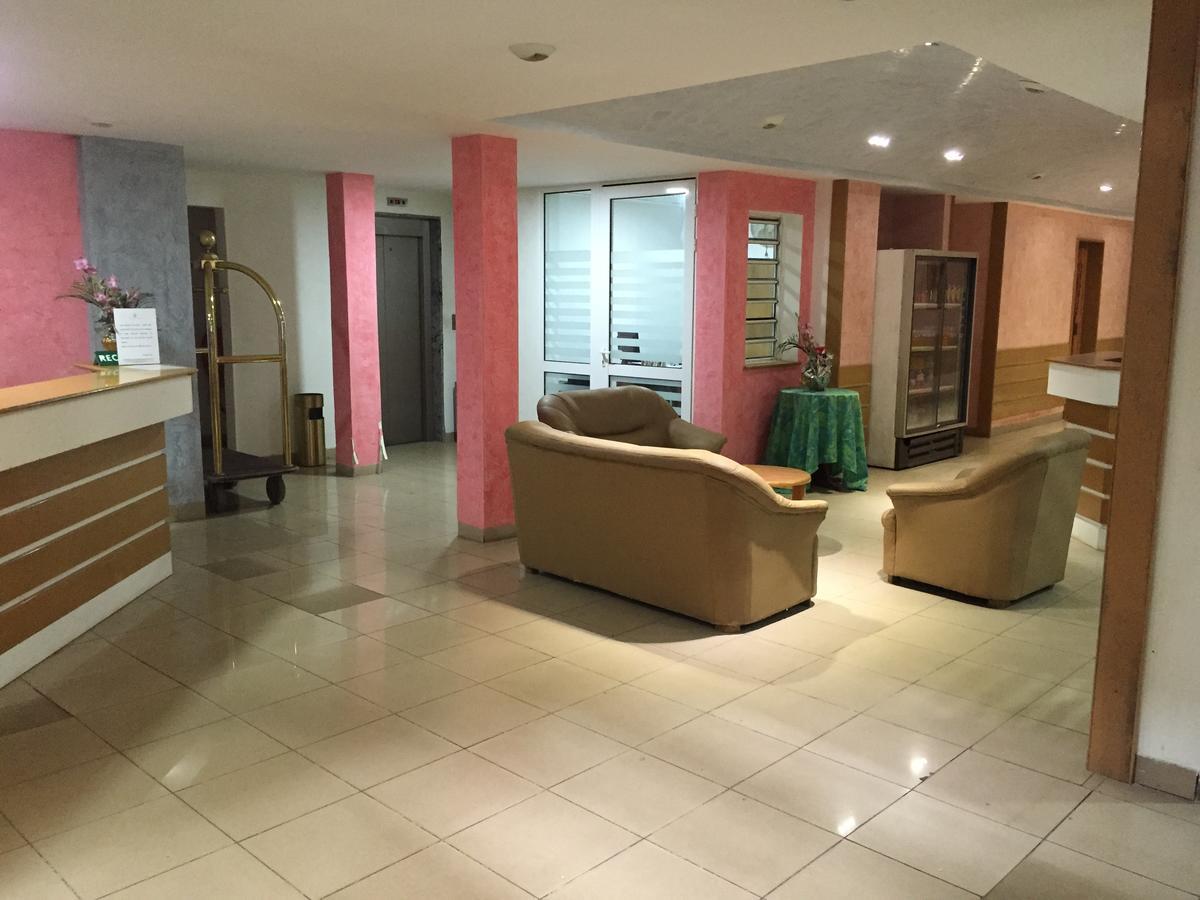 White Palace Hotel Antananarywa Zewnętrze zdjęcie