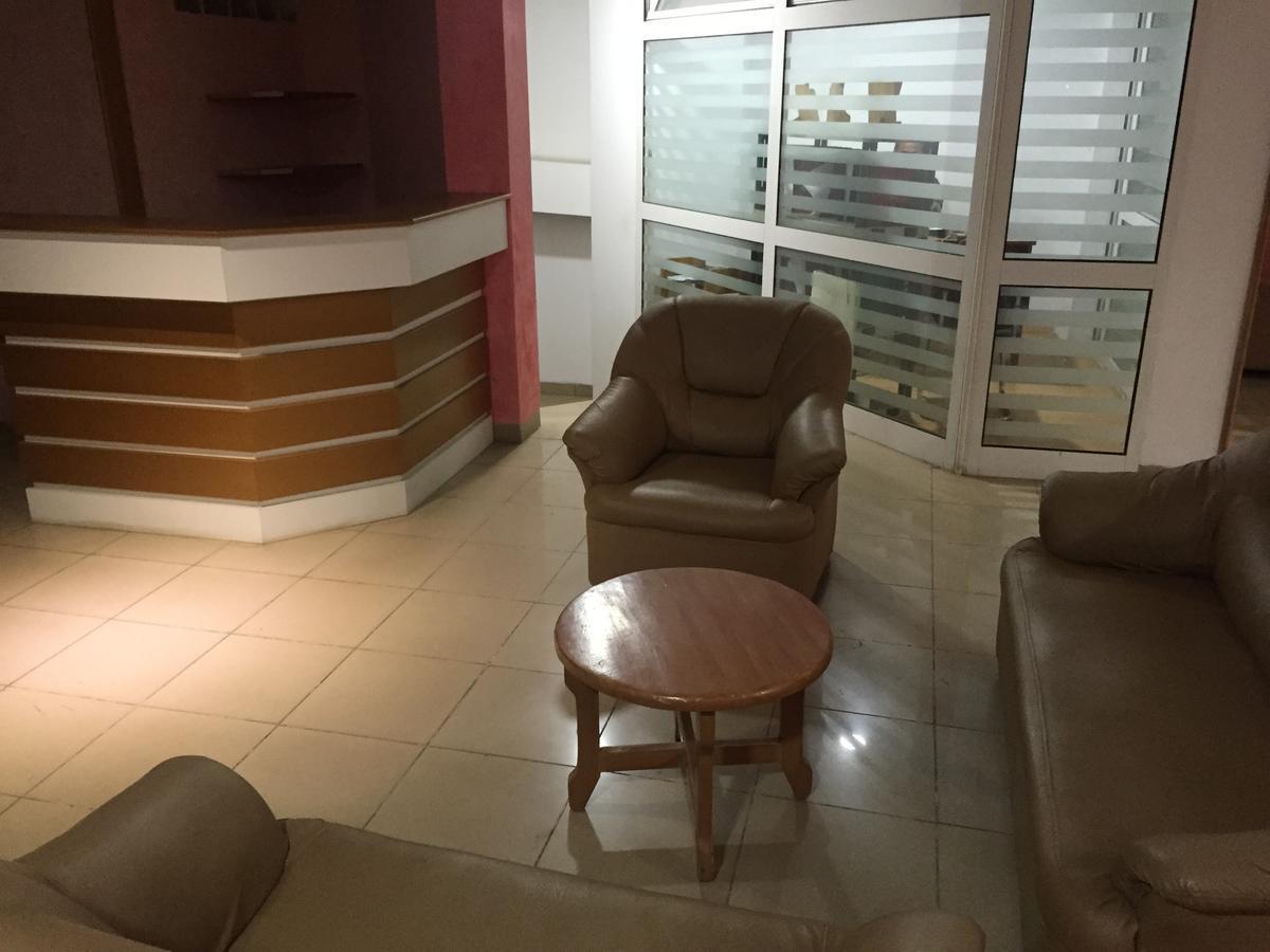 White Palace Hotel Antananarywa Zewnętrze zdjęcie