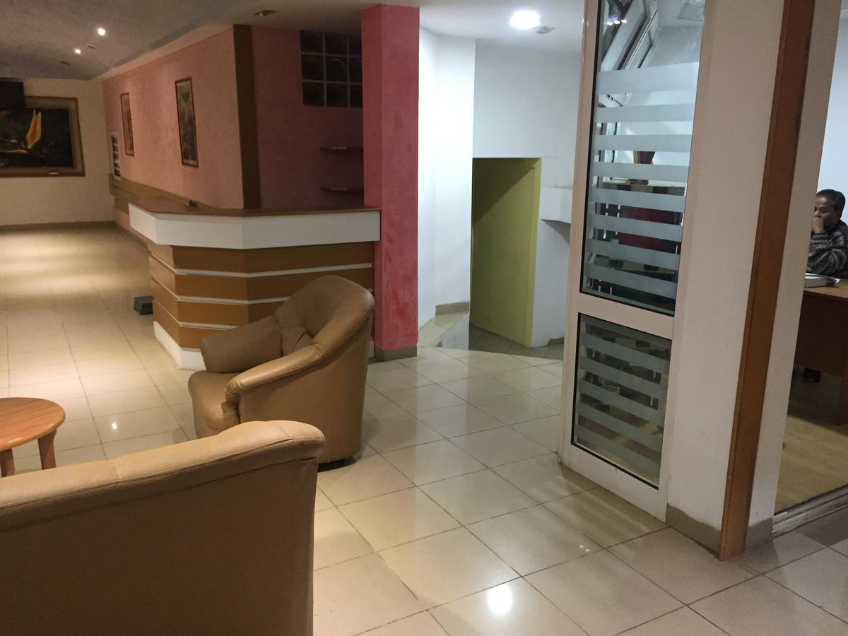 White Palace Hotel Antananarywa Zewnętrze zdjęcie