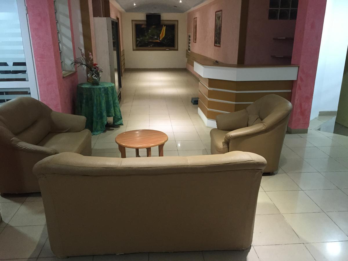 White Palace Hotel Antananarywa Zewnętrze zdjęcie