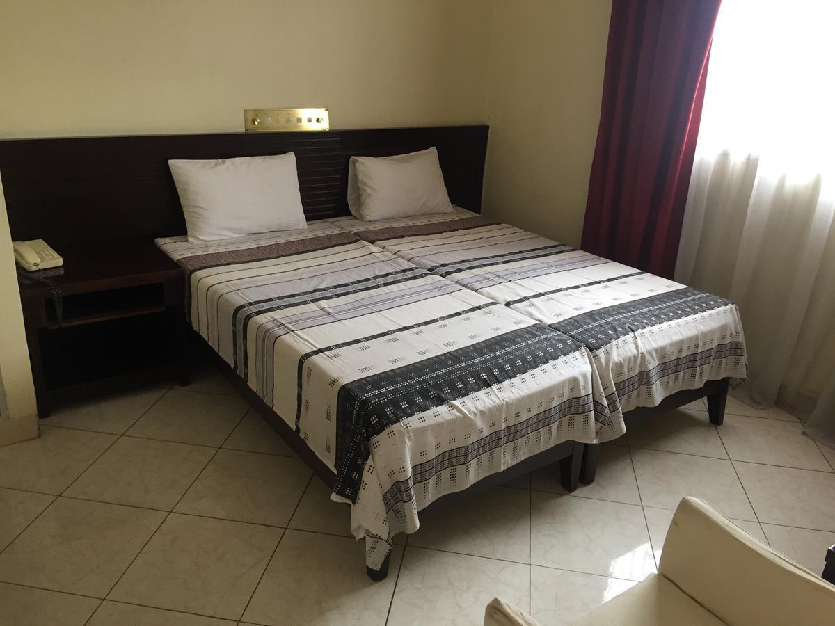 White Palace Hotel Antananarywa Zewnętrze zdjęcie