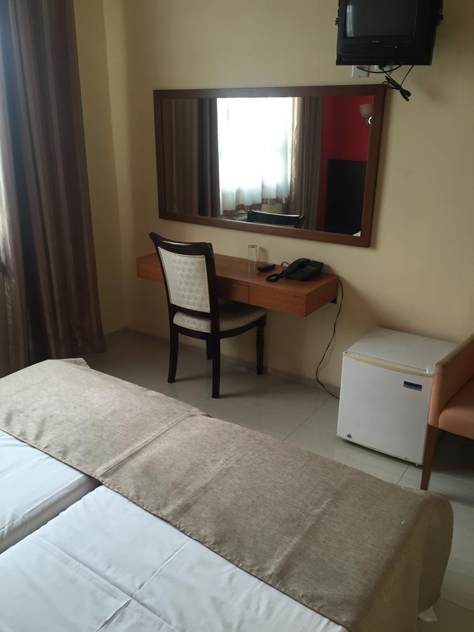 White Palace Hotel Antananarywa Zewnętrze zdjęcie